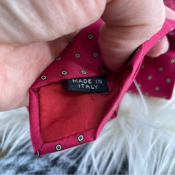 Austin Reed red dot silk tie 56” 3” width - Picture 4 of 6